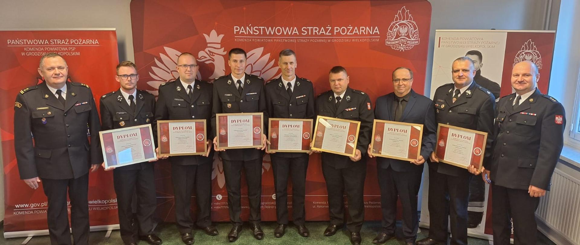 Wręczenie dyplomów z okazji 30 lecia Krajowego Systemu Ratowniczo- Gaśniczego