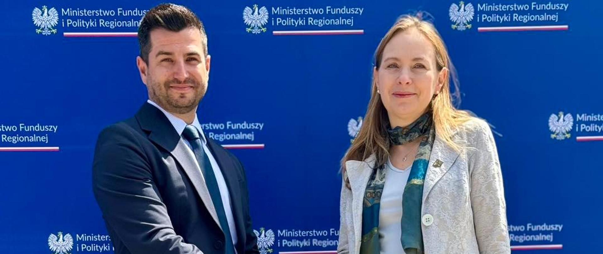 Przekazanie kluczy do mieszkań mieszkańcom Ostrowite.