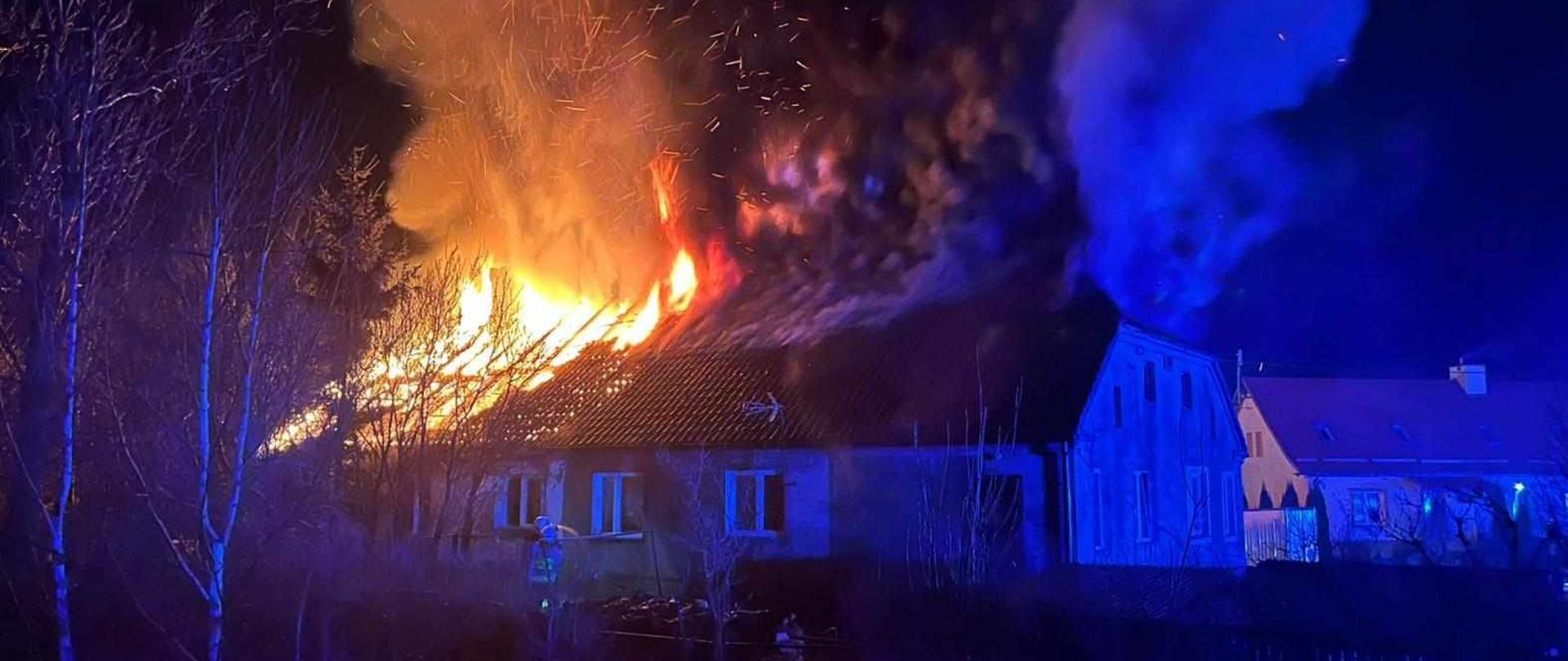 Pożar domu wielorodzinnego w miejscowości Linki