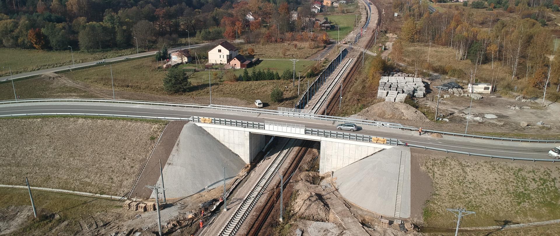 Nowy wiadukt drogowy nad linią kolejową Kraków - Katowice