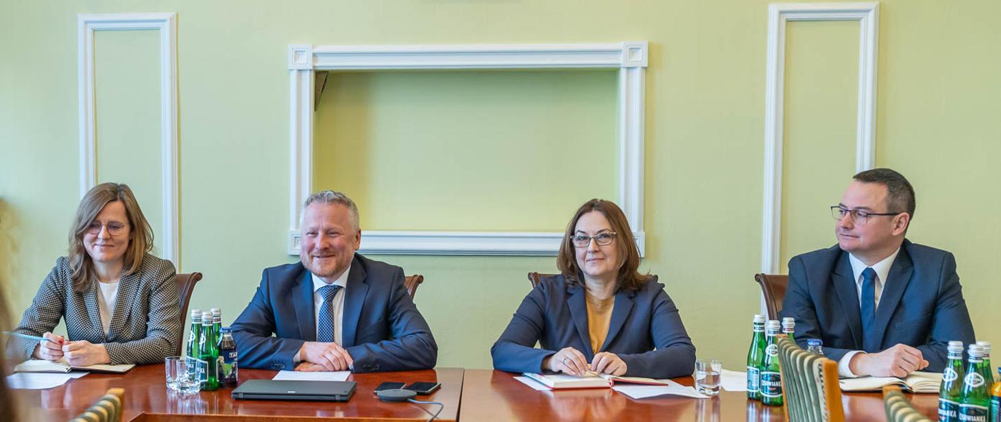 Spotkanie wiceministra finans&oacute;w Juranda Dropa z przedstawicielami pracodawc&oacute;w