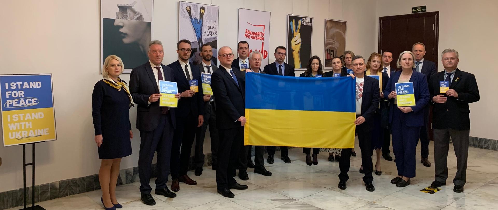 Korpus dyplomatyczny w Kantonie - wydarzenie poświęcone rocznicy rosyjskiej agresji na Ukrainę