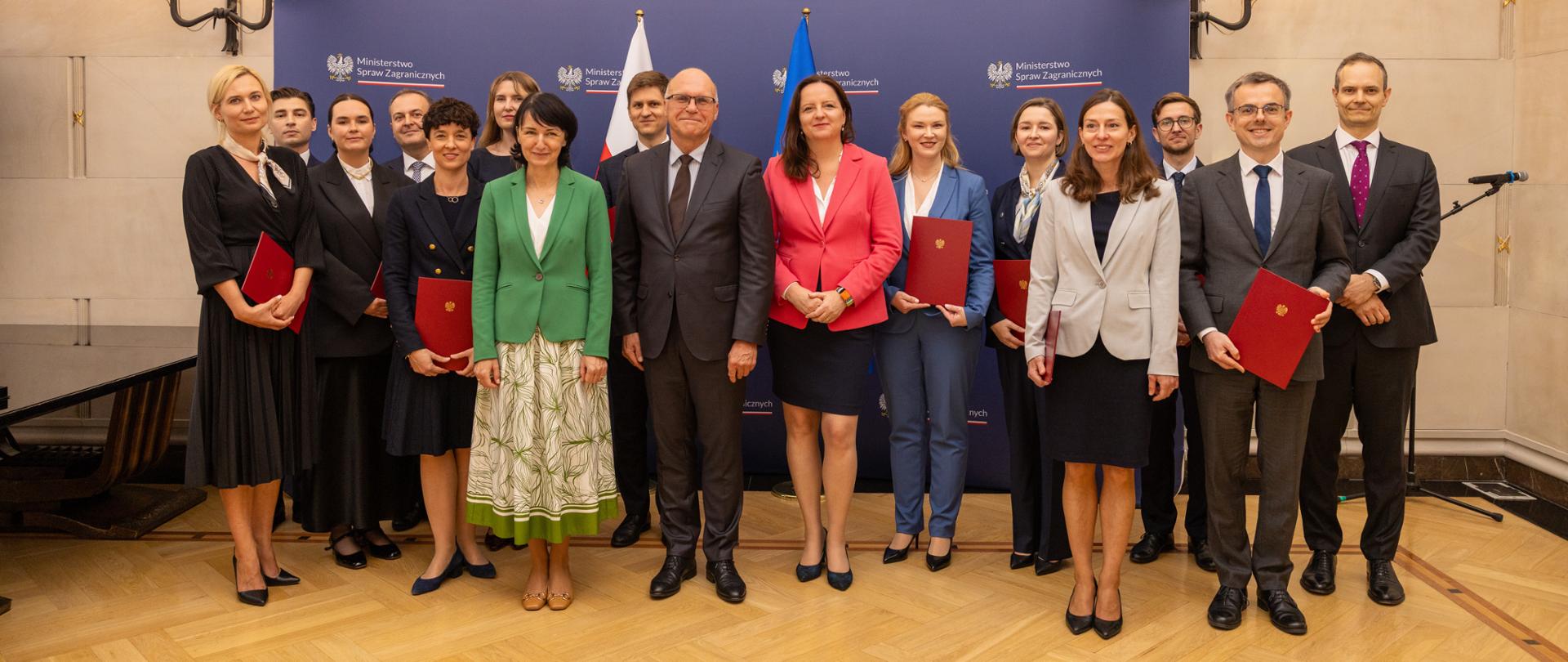 Uroczystość nadania pierwszych stopni dyplomatycznych z udziałem Podsekretarza Stanu Henryki Mościckiej-Dendys