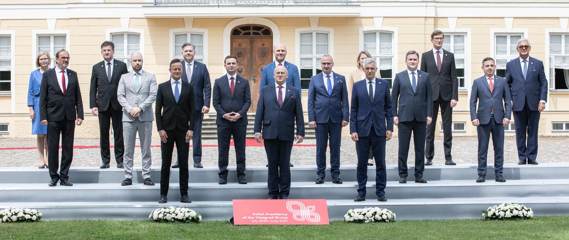 2021.06.28 Rogalin . Minister Zbigniew Rau . Minister Szymon Szynkowski vel Sek . Szczyt V4 + BZ Poznan Rogalin .
Fot. Sebastian Indra / MSZ