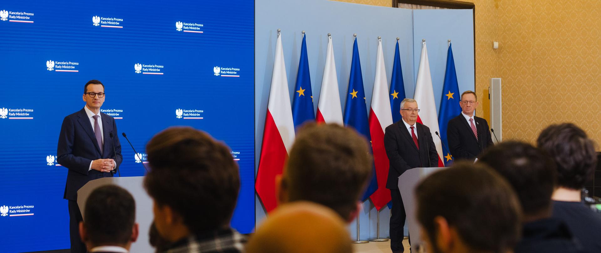 Premier Mateusz Morawiecki podczas konferencji po posiedzeniu RM.