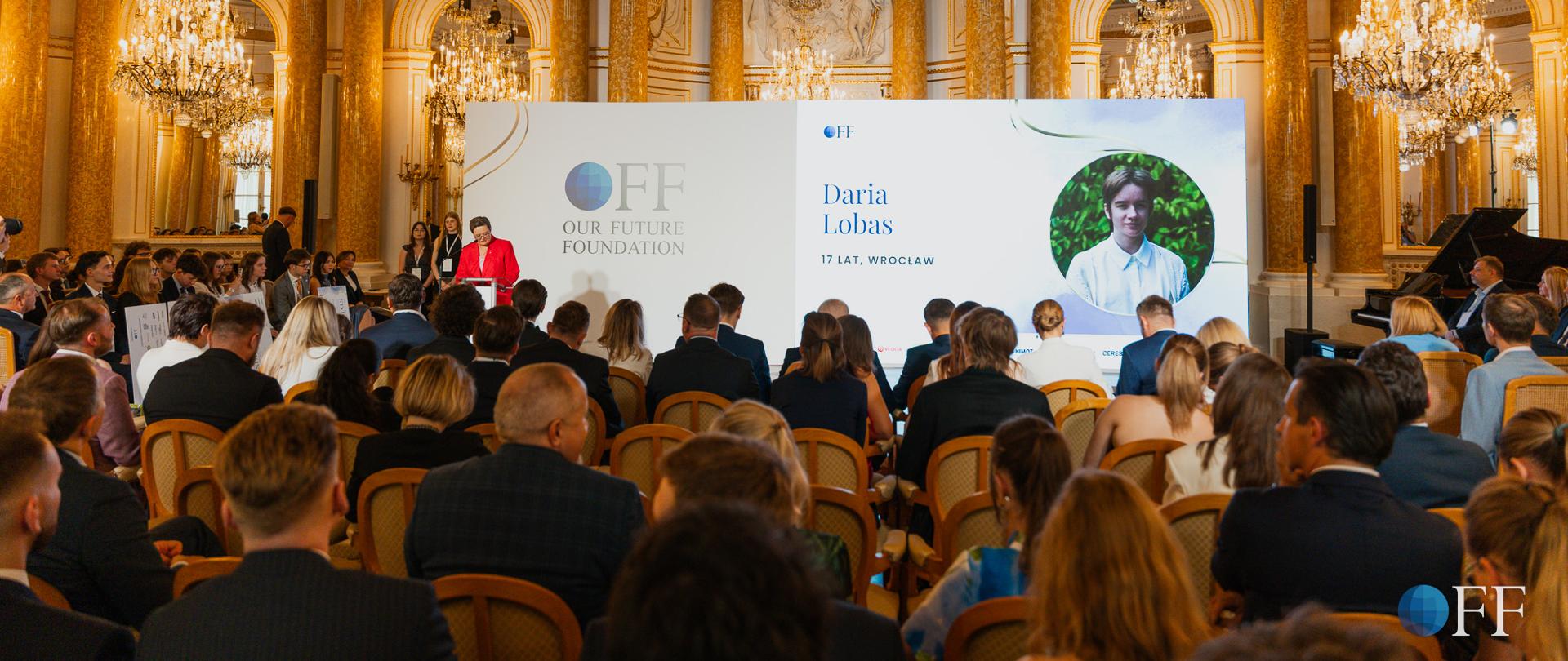 Przedstawiciele Ministerstwa Edukacji Narodowej na VII Gali Stypendialnej Our Future Foundation