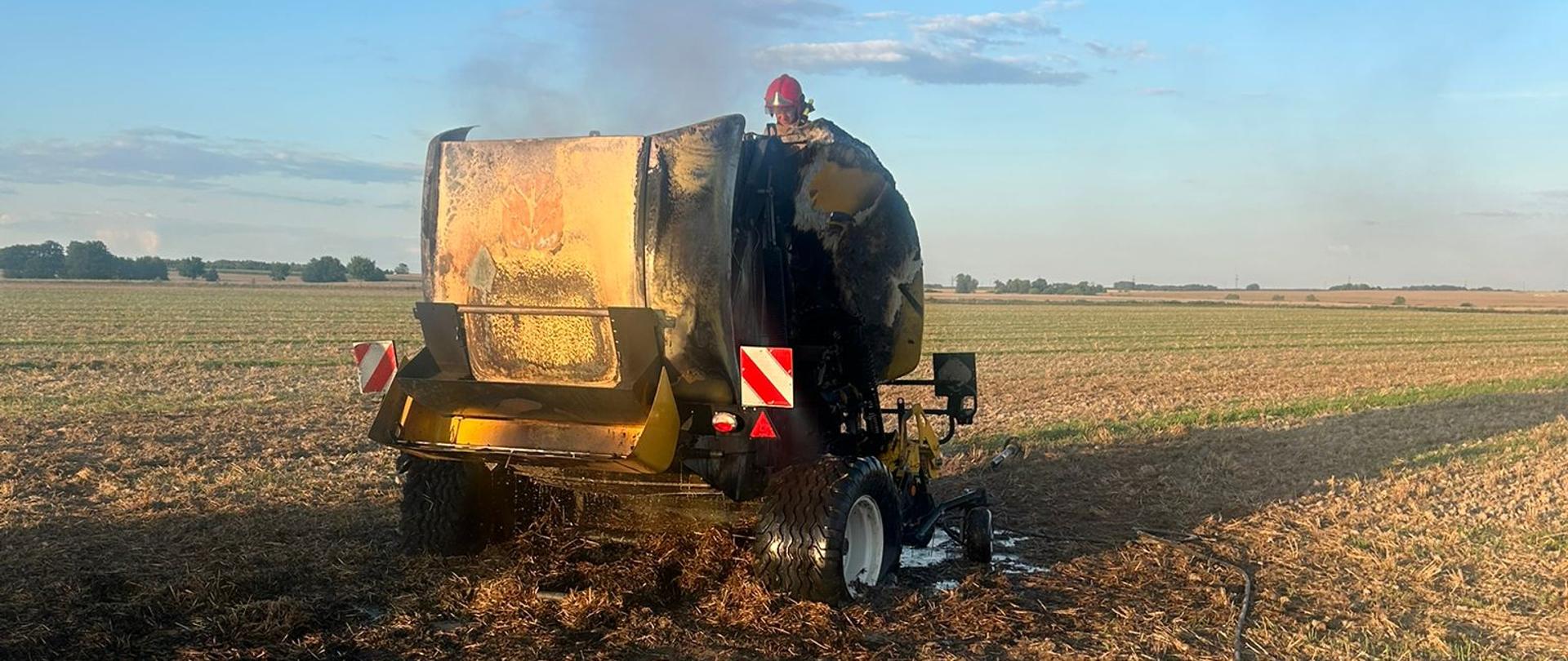 Pożar prasy rolniczej oraz ścierniska w miejscowości Jędrzejewo