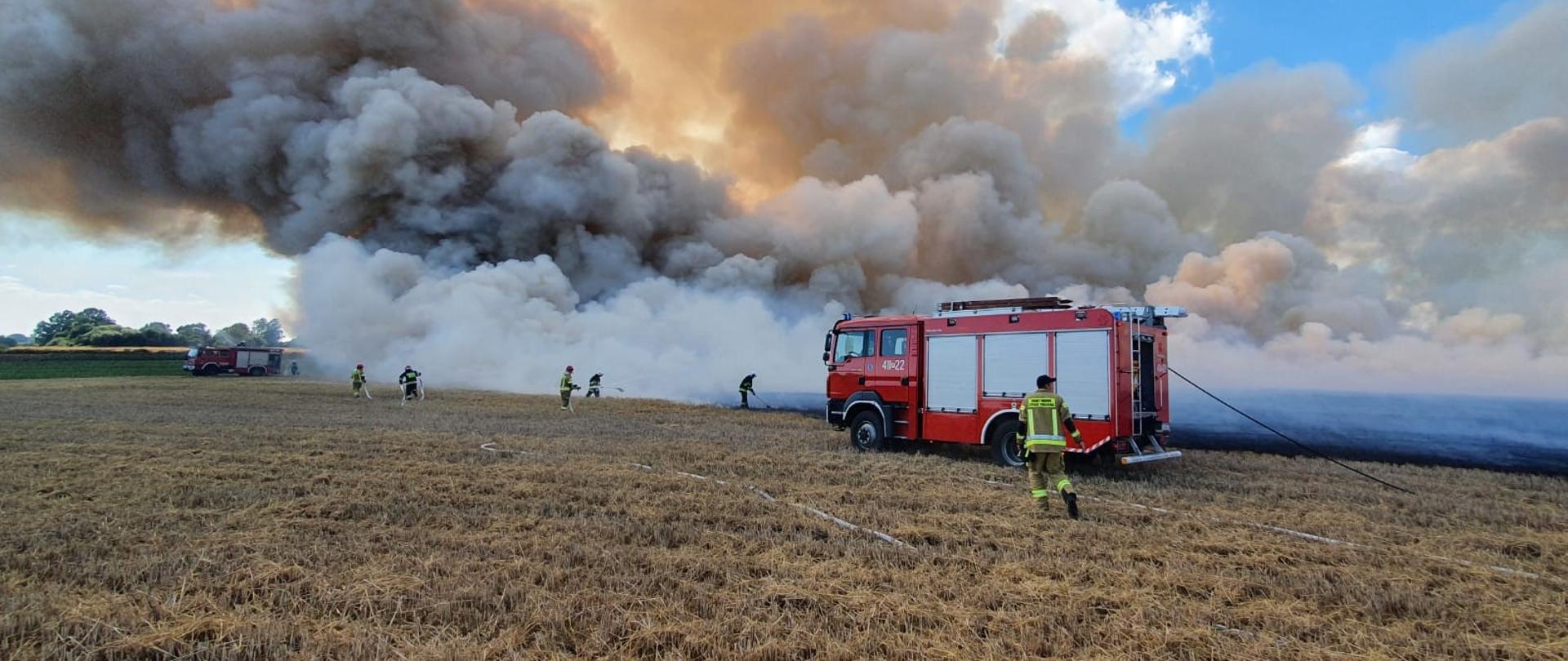 Pożar ścierniska w miejscowości Hutka