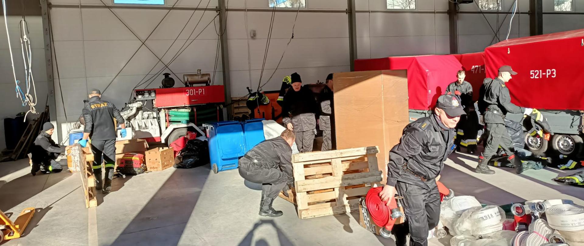 Strażacy powiatu olsztyńskiego pomagają strażakom z Ukrainy
