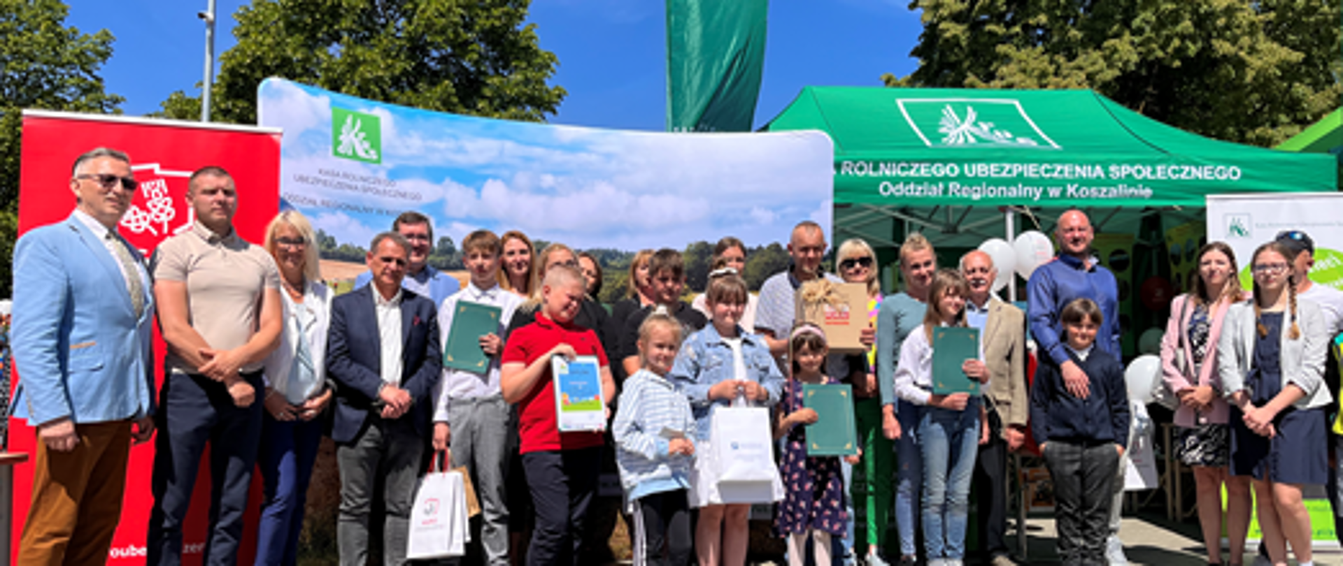 Zdjęcie grupowe laureatów