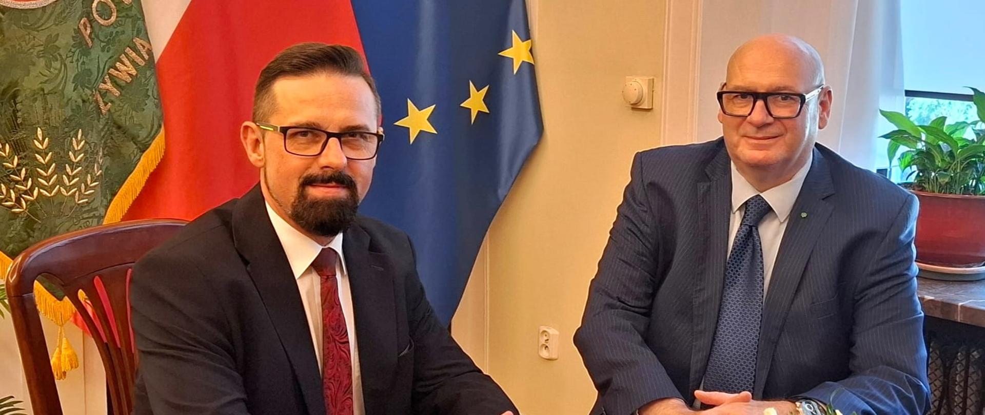 Na zdjęciu widać mężczyzn