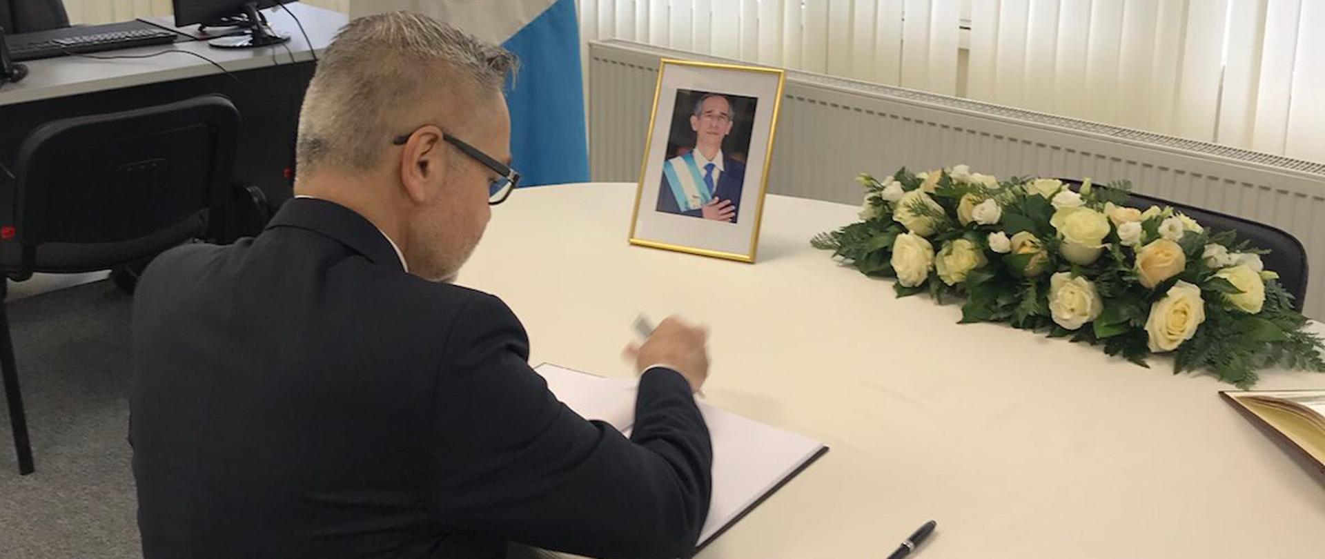 41EAA332-2C47-4B69-8E9D-B07D129064C3