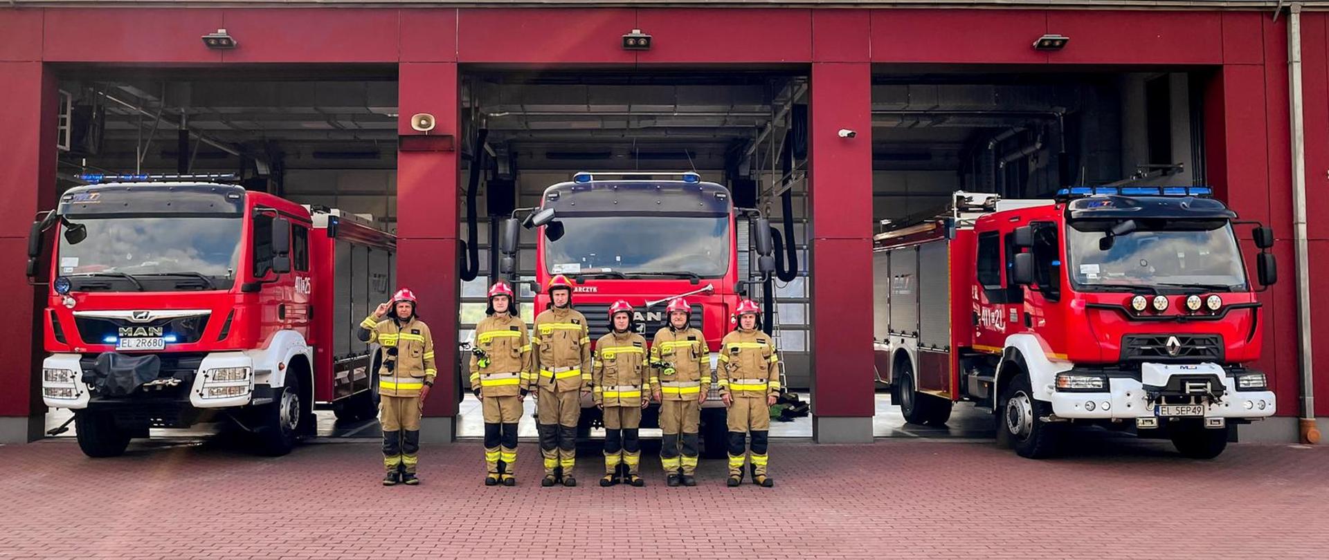 Strażacy oddają hołd walczącym w Powstaniu Warszawskim