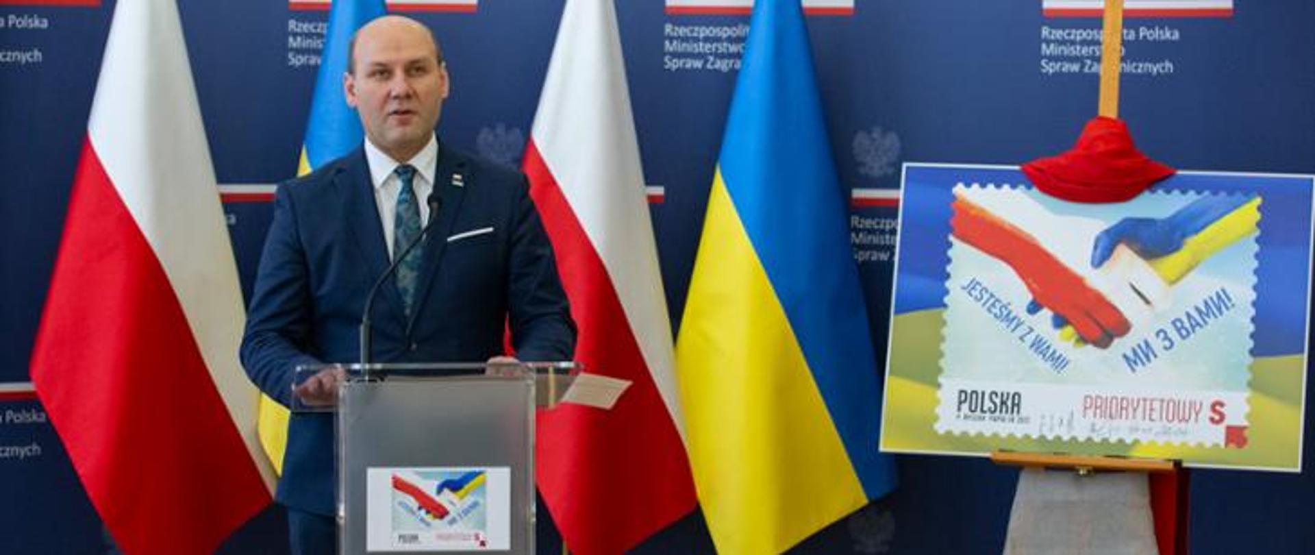 „Jesteśmy z wami! – Ми з Вами!” Symboliczny znaczek wyrazem solidarności z Ukrainą