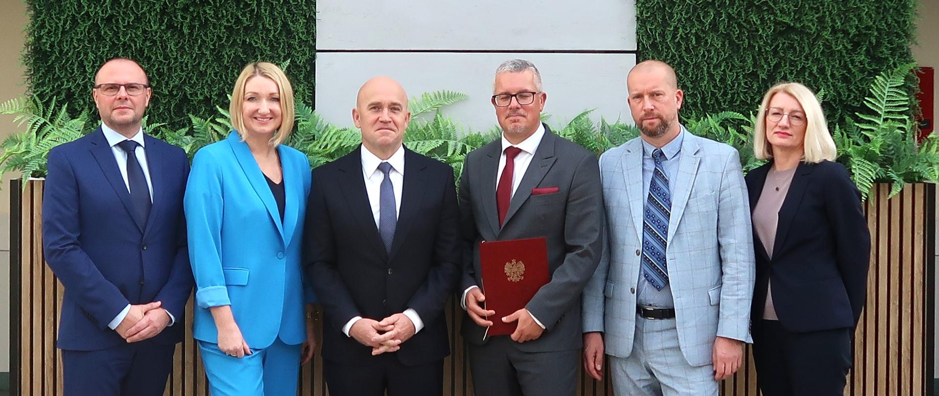 Wiceminister Sprawiedliwości Dariusz Mazur przedstawił oficjalnie podczas uroczystego Zgromadzenia Ogólnego Sędziów Sądu Okręgowego w Olsztynie, sędziego Rafała Jerka jako nowego Prezesa olsztyńskiego SO.