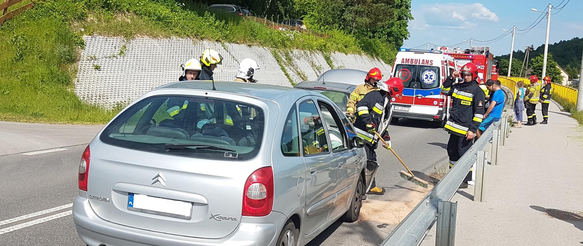 Kolizja drogowa w Skarbce gm. Bałtów