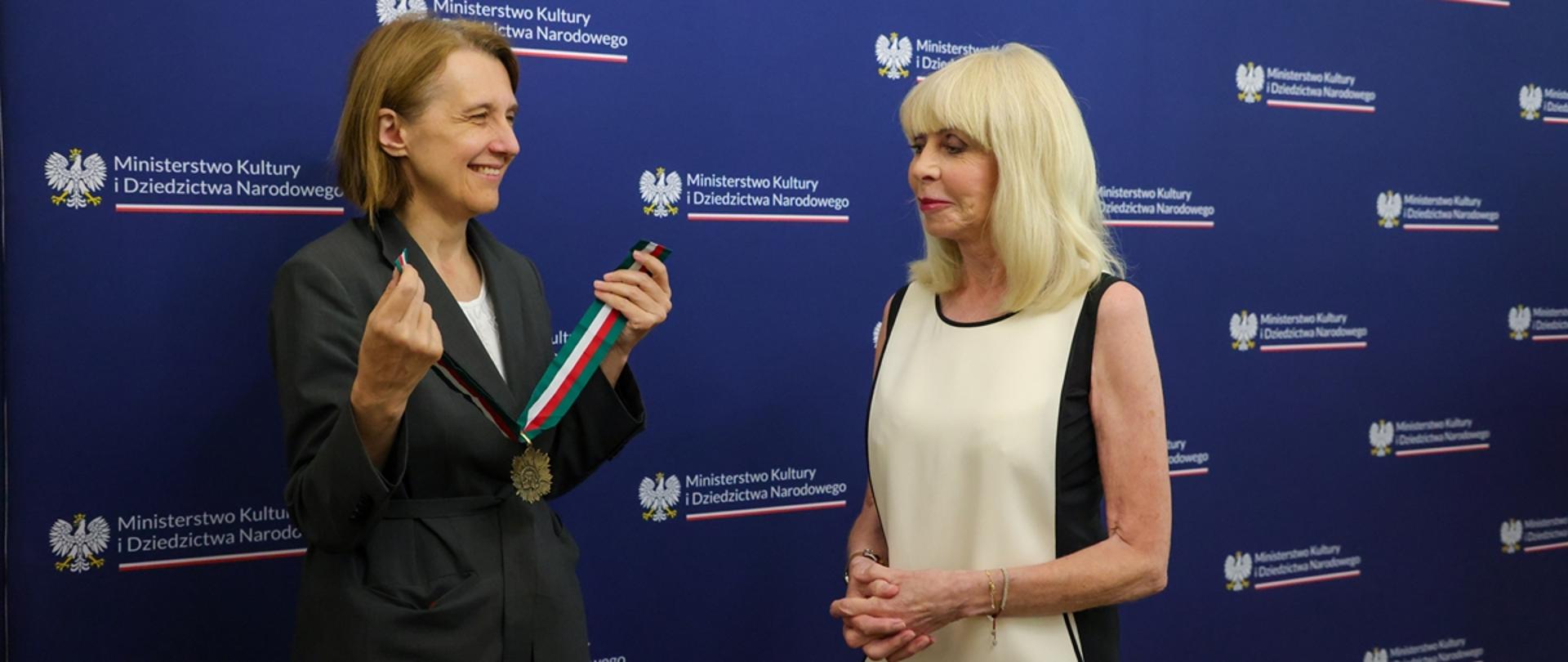 Grażyna Kulczyk uhonorowana Złotym Medalem „Zasłużony Kulturze Gloria Artis”. fot. Danuta Matloch/MKiDN