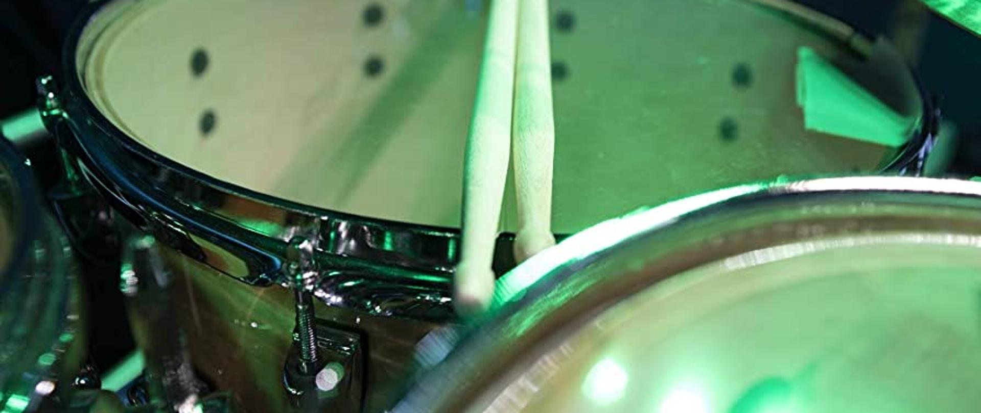 Zdjęcie przedstawiające bębny perkusyjne