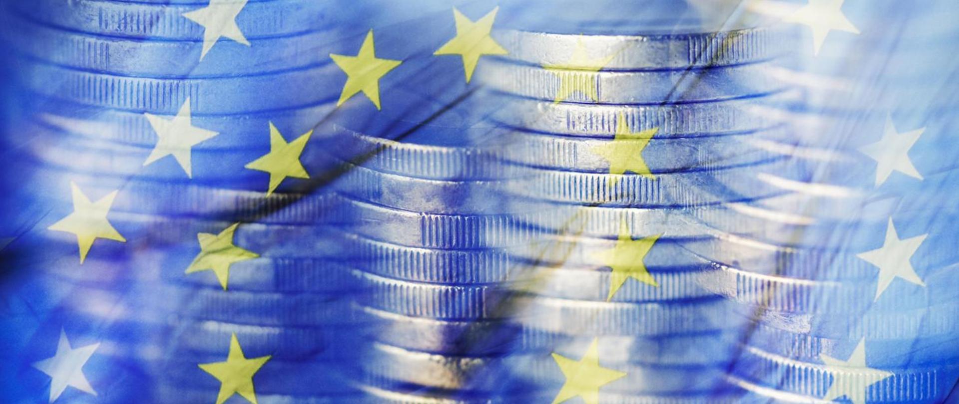 Monety na niebieskim tle 