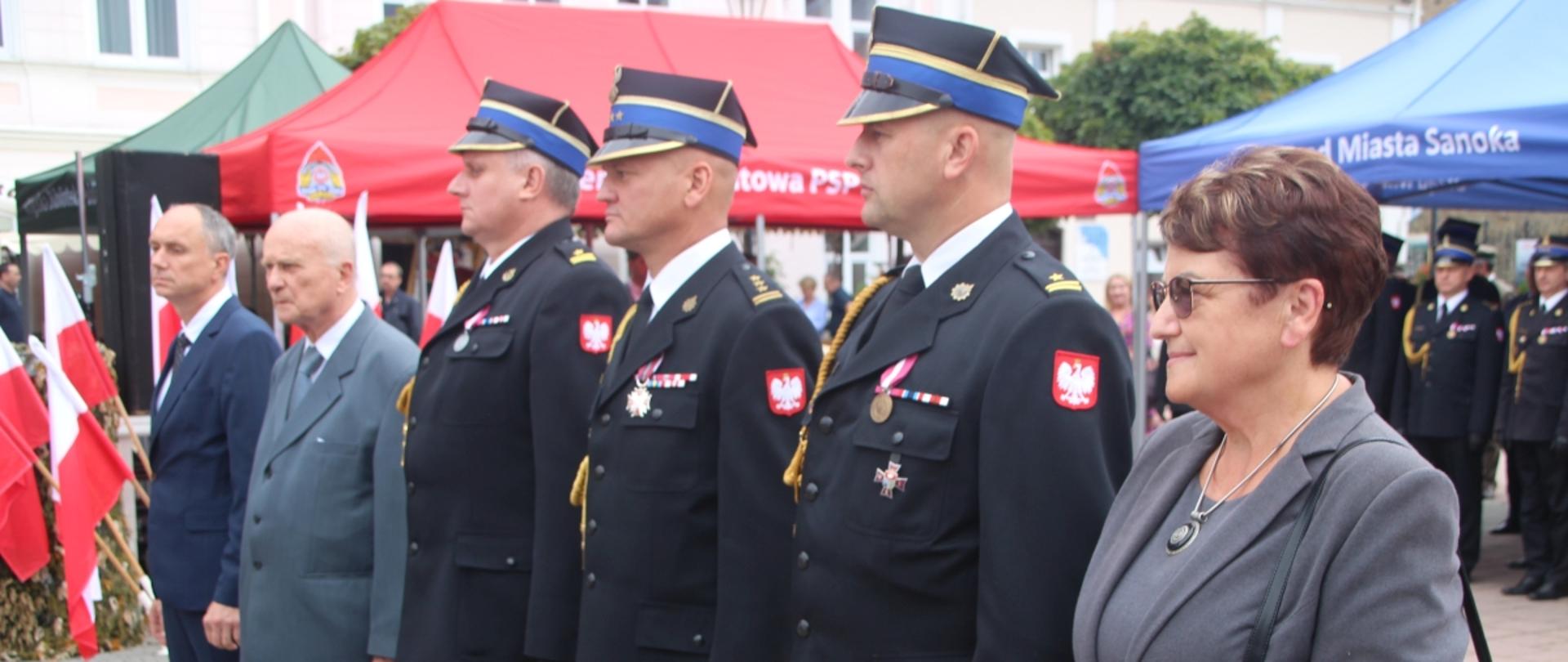 Wręczenie pamiątkowych medali 