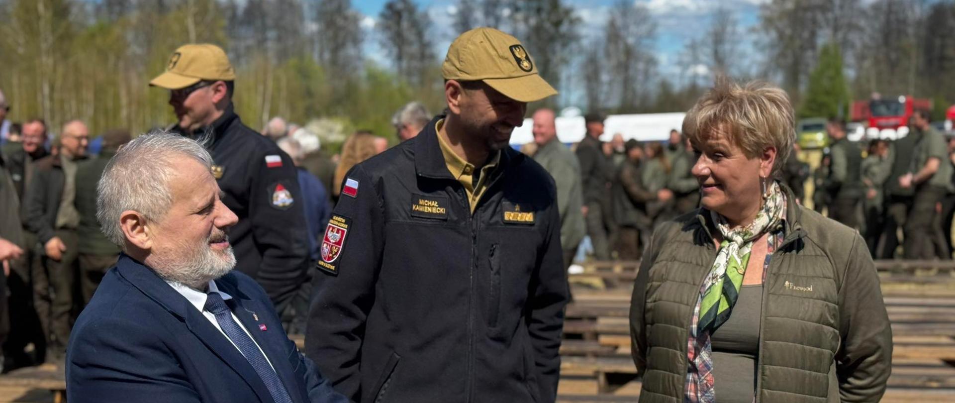 Sadzenie Lasu: wicewojewoda Zbigniew Szczypiński podczas wydarzenia.