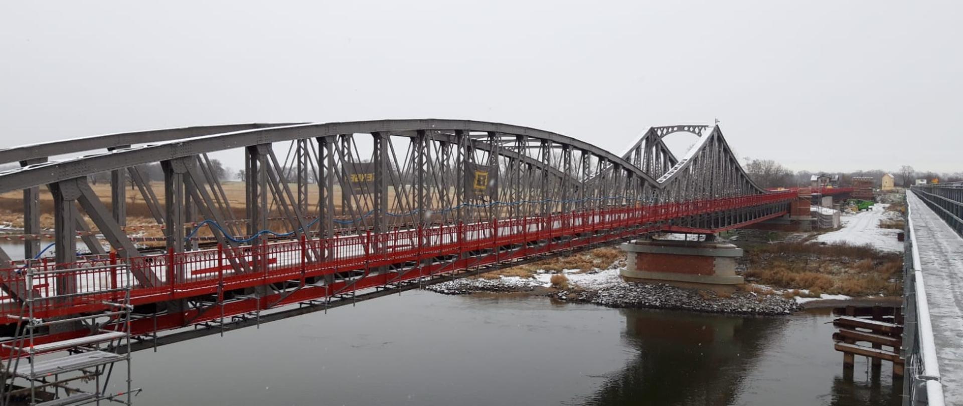 Na zdjęciu widać remontowany most w Ścinawie na DK36