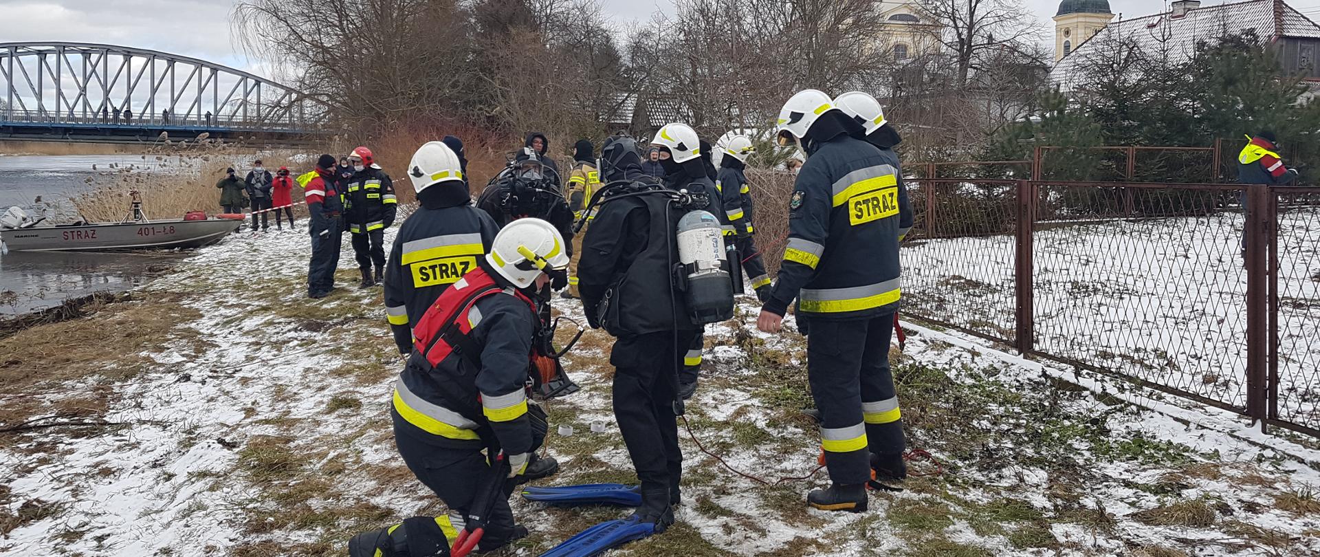 Poszukiwanie pojazdu w Narwi 
