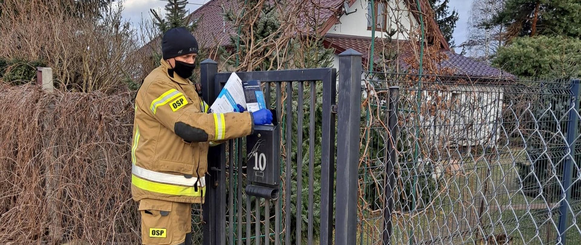 Kolportaż ulotek informacyjnych na temat profilaktyki oraz szczepień przeciwko COVID-19
