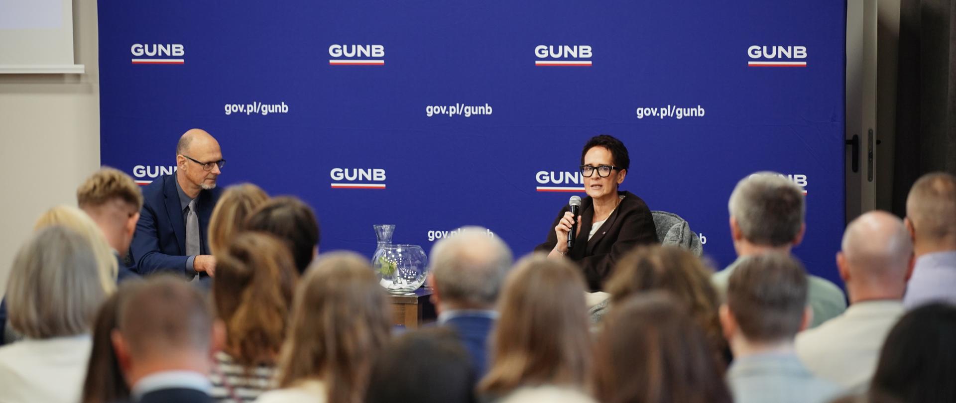 Konferencja z okazji Dnia Budowlanych GUNB - na zdjęciu Szefowa Służby Cywilnej i Dyrektor Generalny GUNB