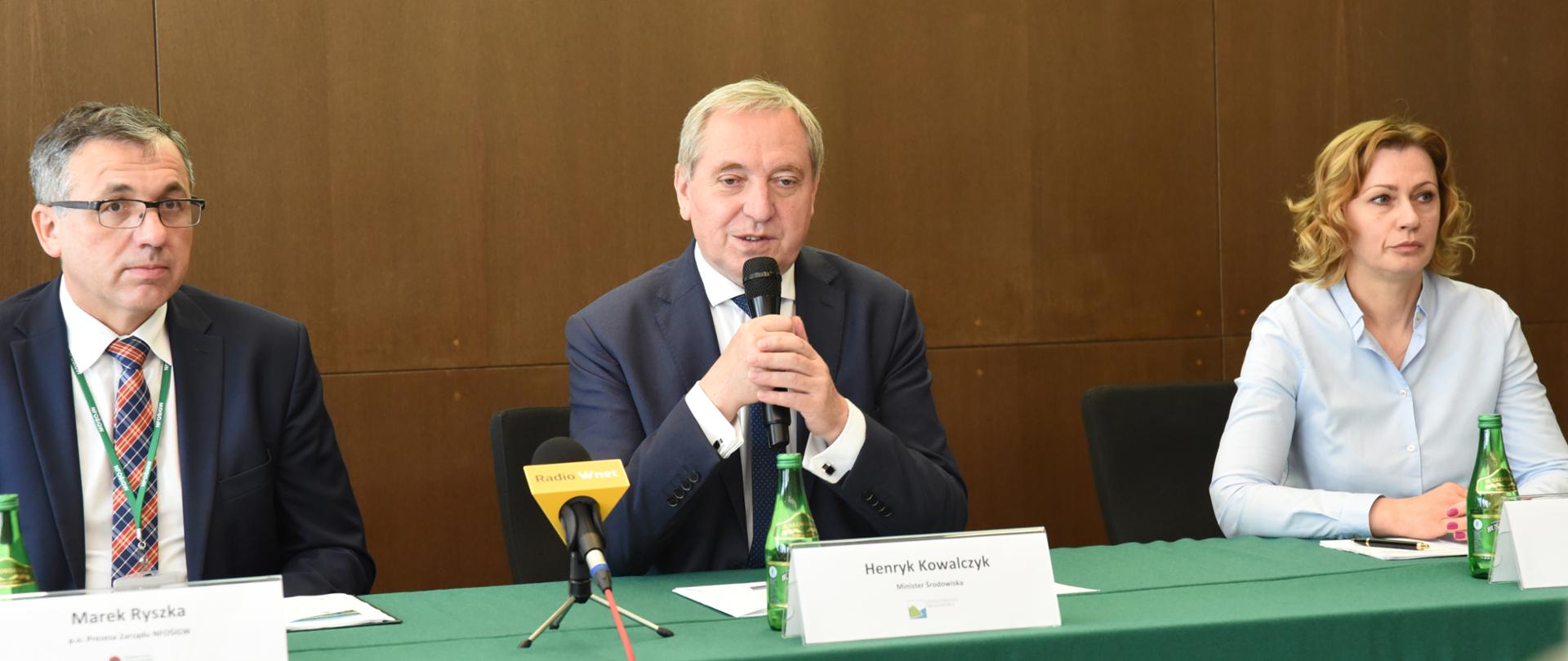minister środowiska Henryk Kowalczyk, p.o. Prezesa Zarządu NFOŚiGW Marek Ryszka, zastępca prezesa NFOŚiGW Anna Mańk
