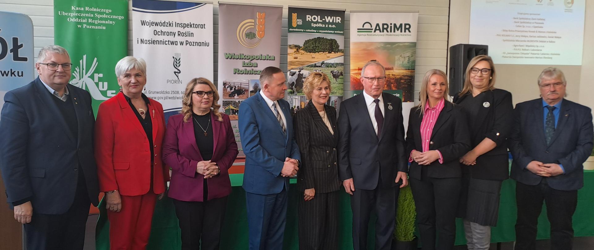 Wręczenie Medalionu im. Dr Aleksandra Hrabiego Szembeka Za Działalność Na Rzecz Rolnictwa i Rozwoju Wsi Wielkopolskiej wieloletniemu Wielkopolskiemu Wojewódzkiemu Inspektorowi Ochrony Roślin i Nasiennictwa Adamowi Błochowiakowi