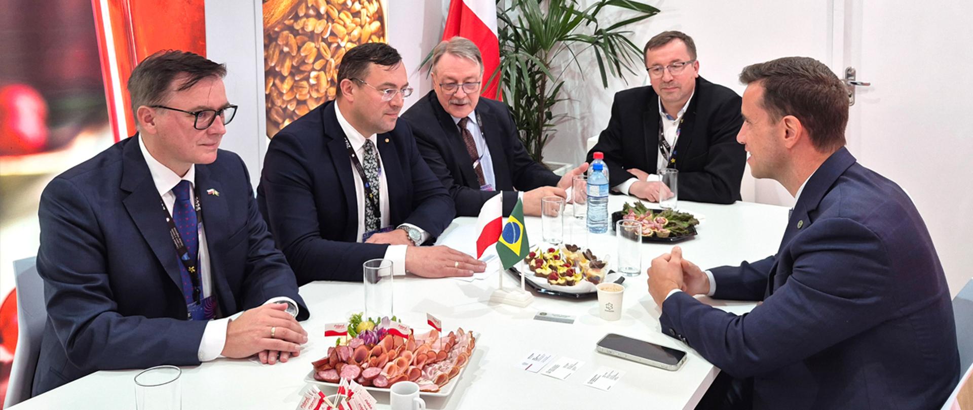 Rozmowy bilateralne z wiceministrem rolnictwa, hodowli zwierząt i zaopatrzenia Brazylii Marcelem Moreirą (fot. MRiRW)