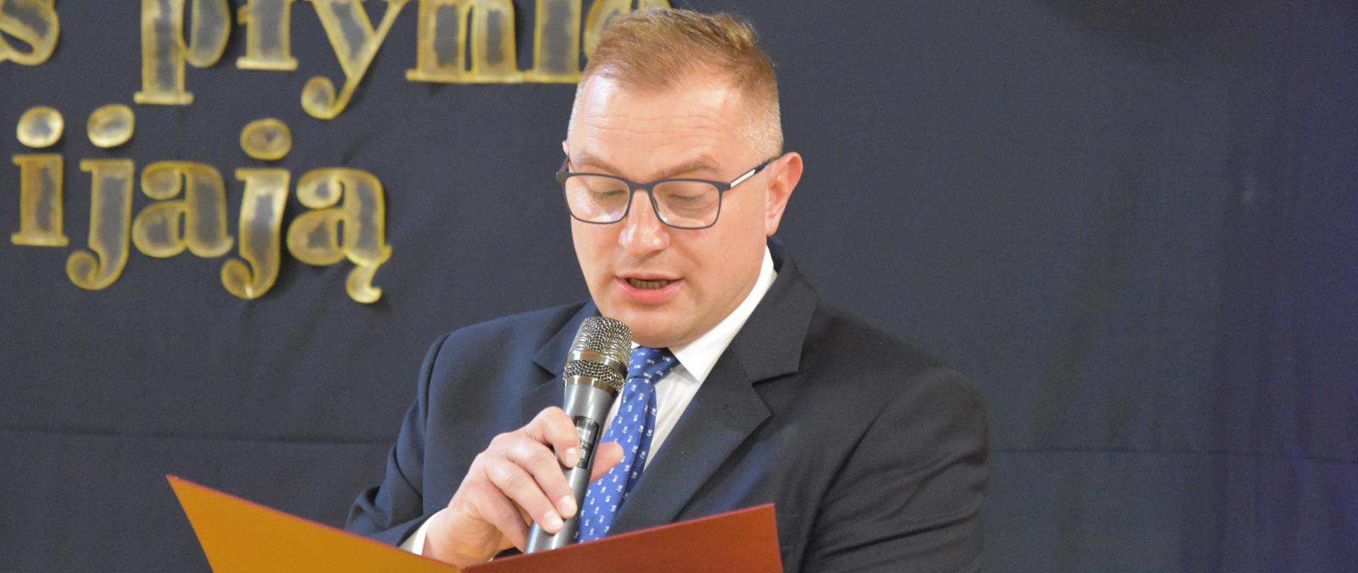 Szkolny bal zakończył edukację ósmoklasistów z Radomia