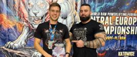 St. str. Wiktor Mielcarek po zawodach, gdzie zajął 1. miejsce w kategorii służb mundurowych do 75 kg