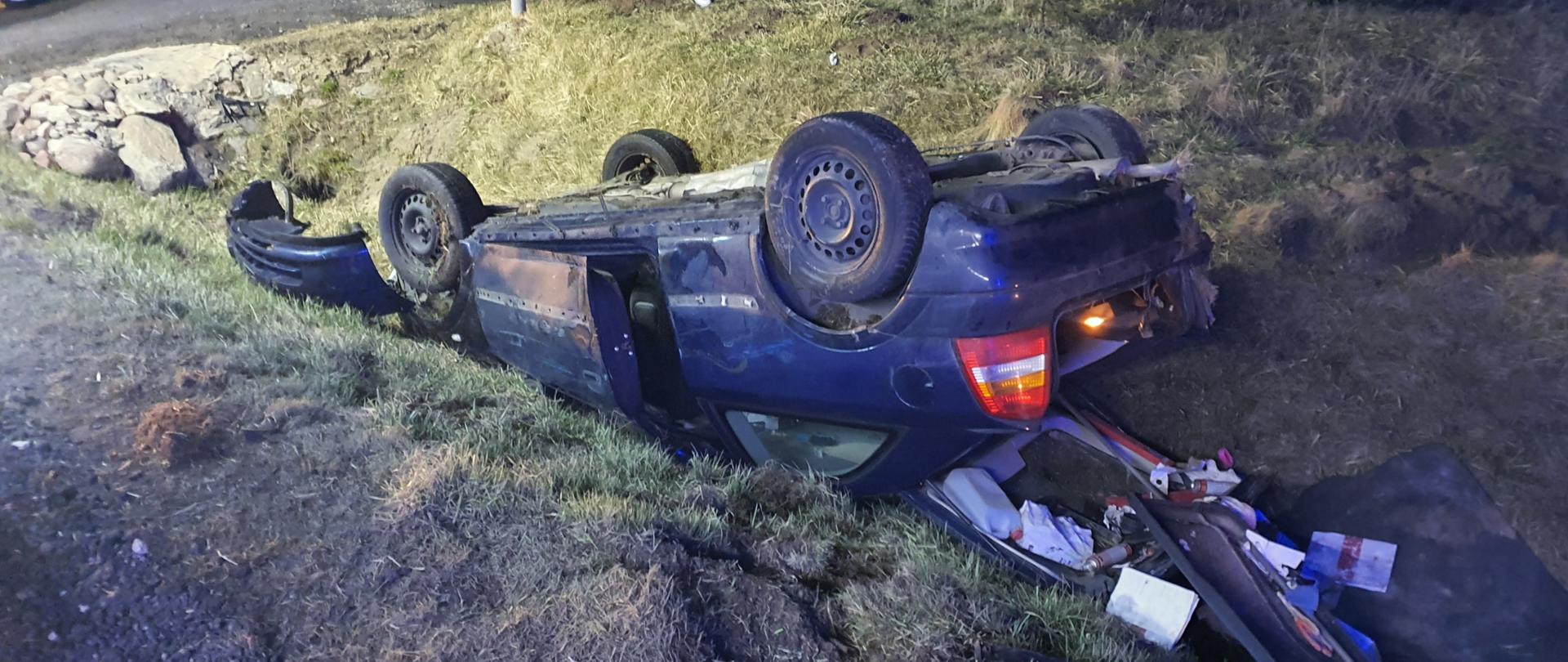 Zderzenie 2 samochodów osobowych i ciężarowego na DK15 w Żabnie