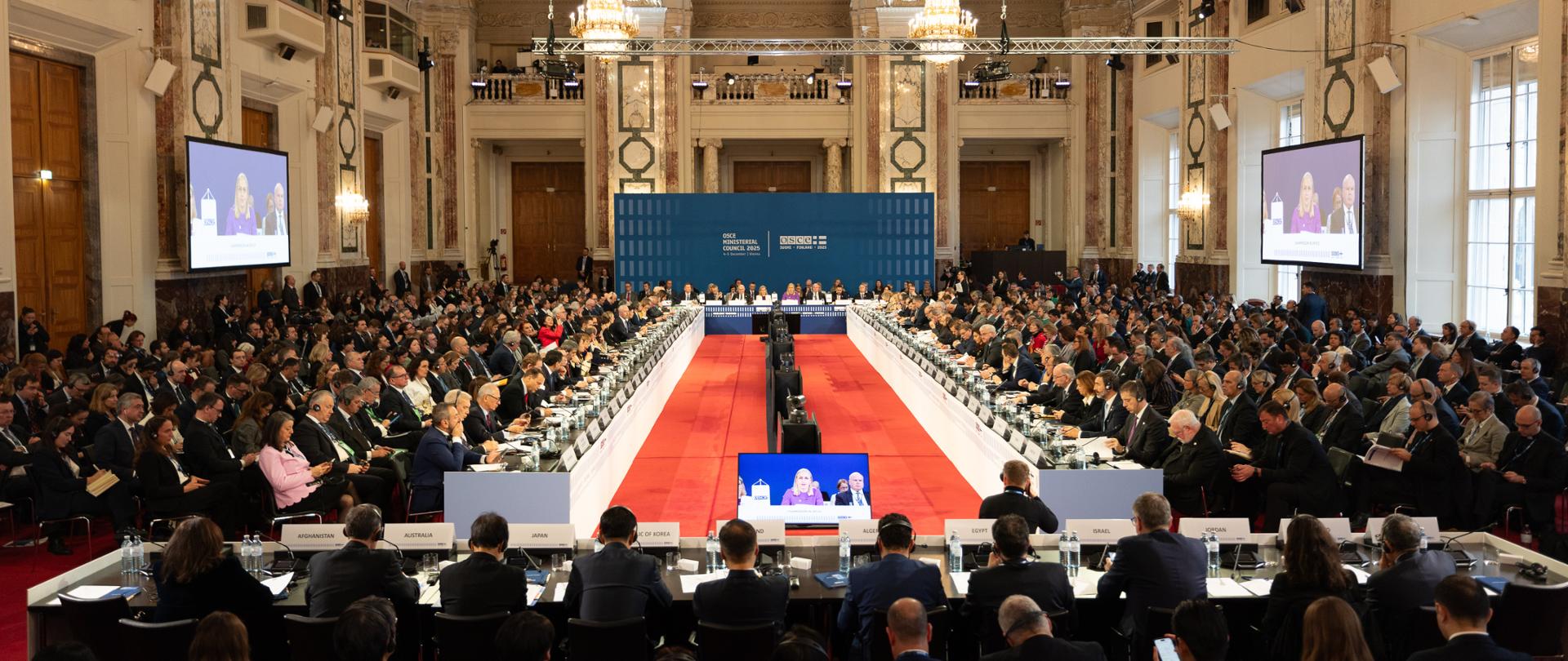 Minister Radosław Sikorski takes part in OSCE Ministerial Council