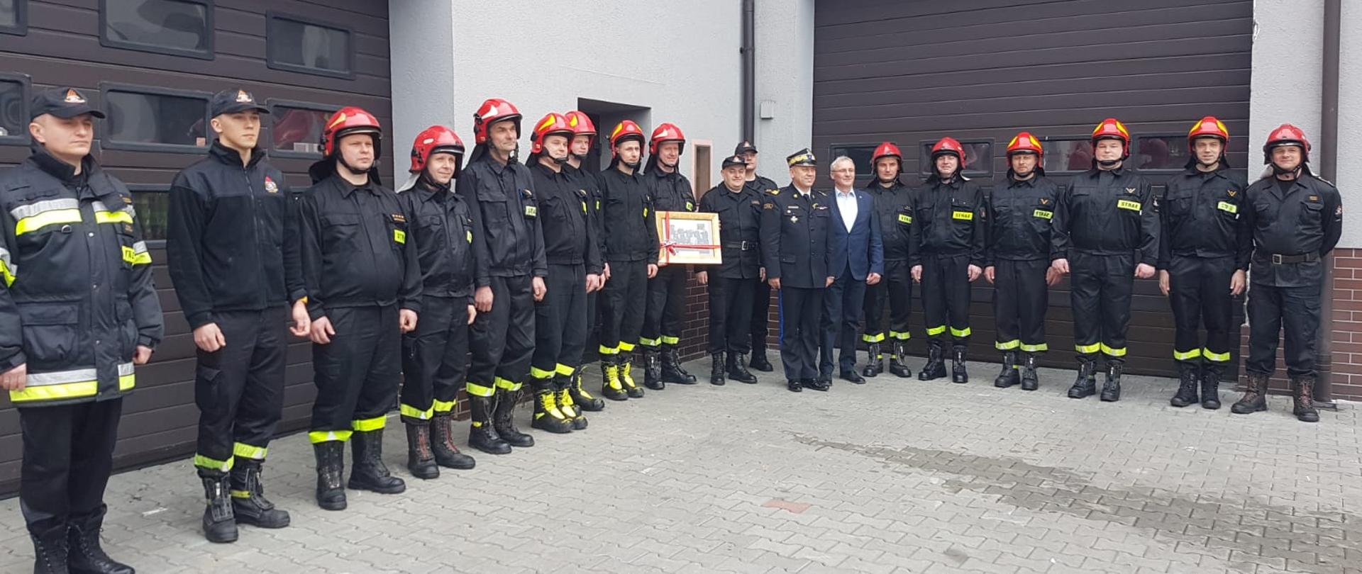 Wizytacja MKW PSP zdjęcie grupowe