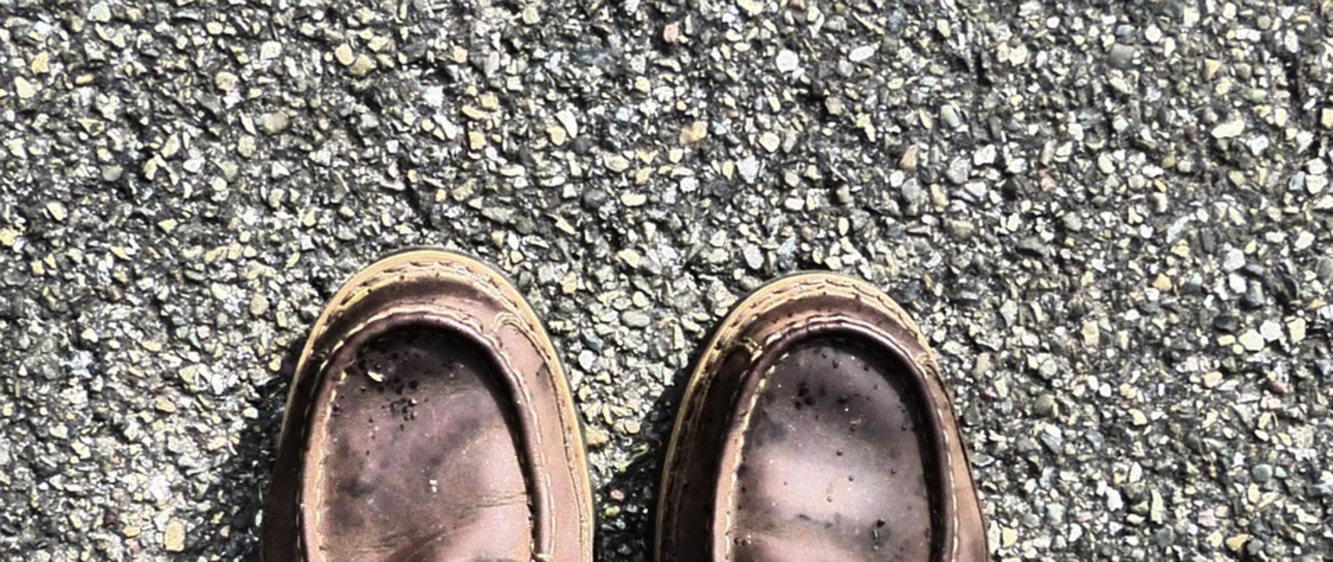 skórzane, brązowe buty