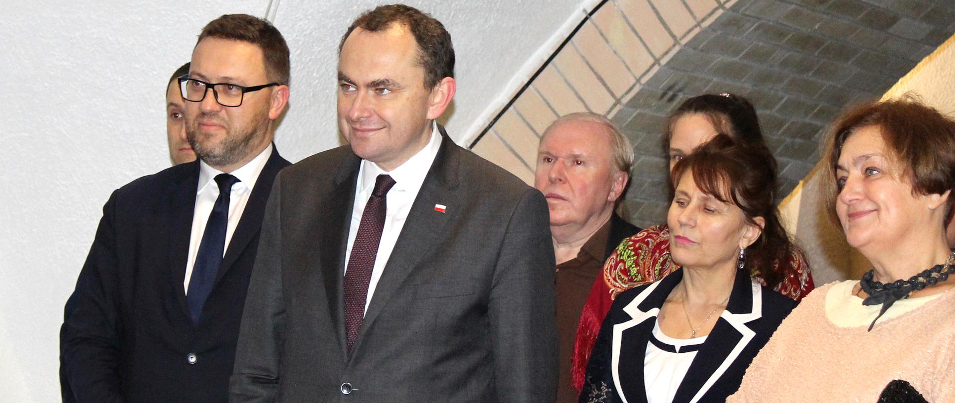 Minister Adam Kwiatkowski i Ambasador Bartosz Cichocki na spotkaniu opłatkowym w kościele św. Mikołaja w Kijowie.