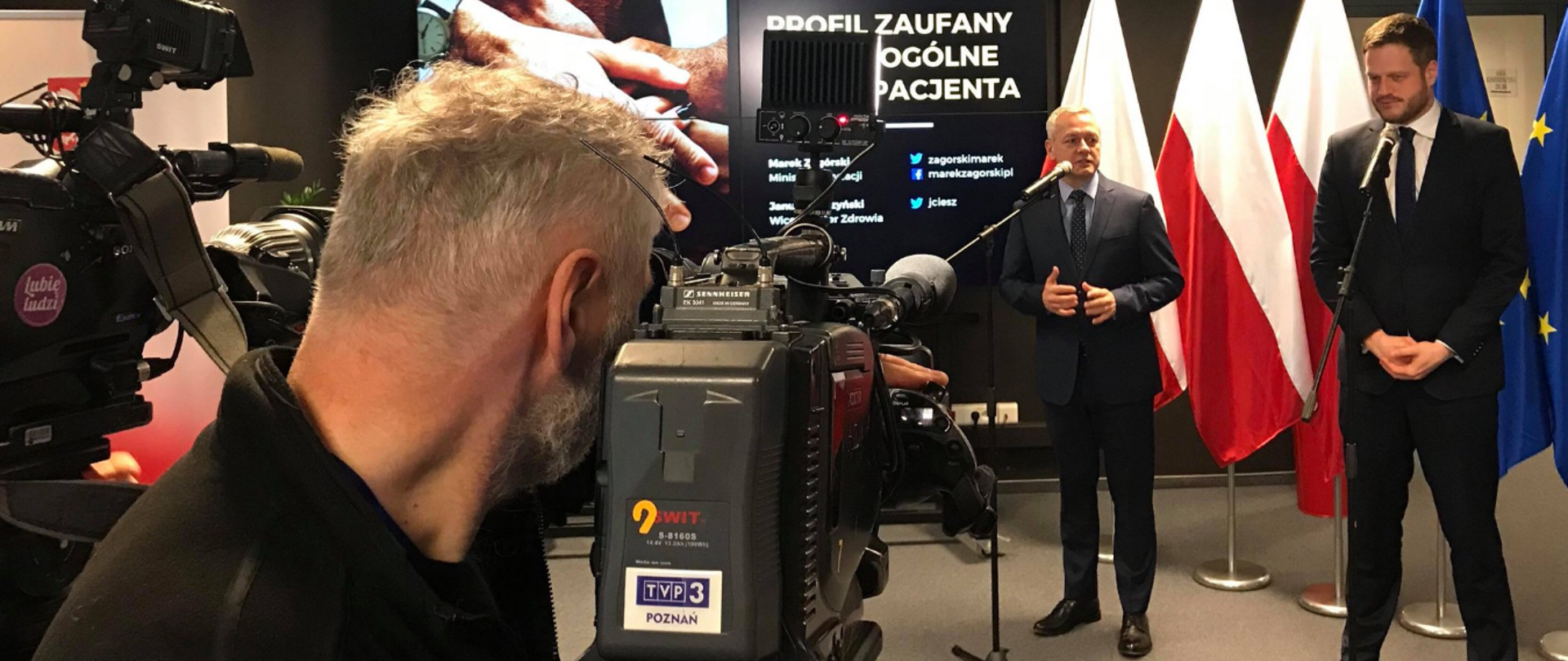 Konferencja prasowa. Na zdjęciu Marek Zagórski, minister cyfryzacji i Janusz CIeszyński, wiceminister zdrowia