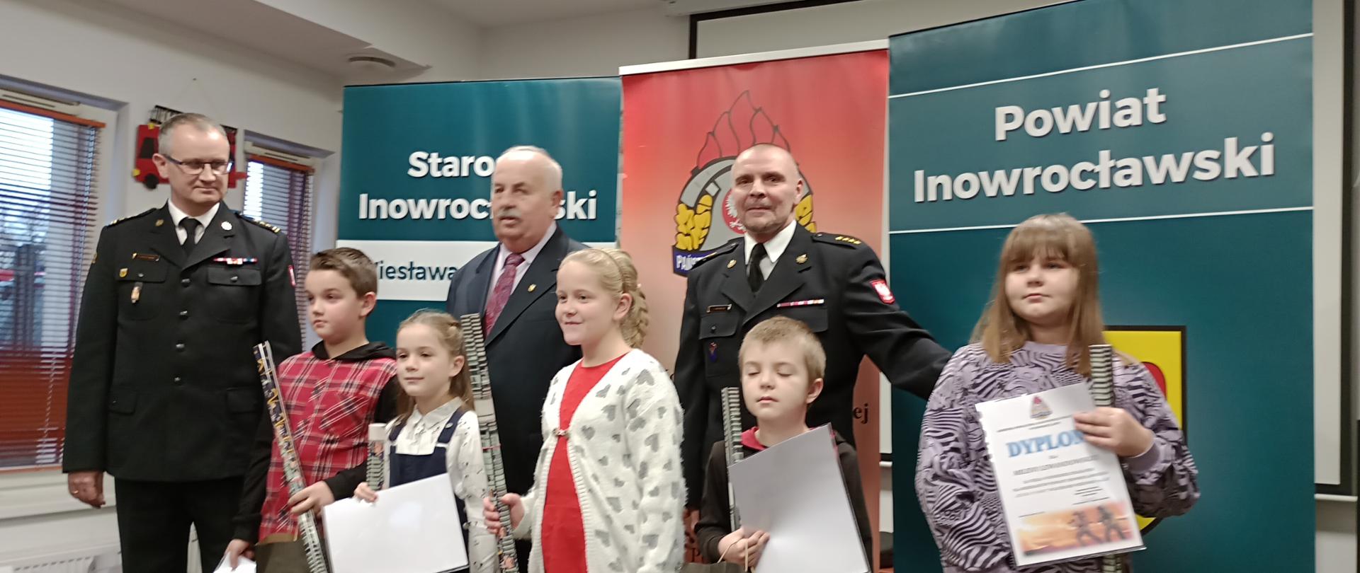 Wręczenie nagród laureatom konkursu strażackiego