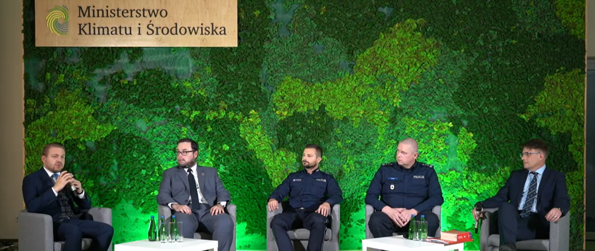 P.o. zastępcy Głównego Inspektora Ochrony Środowiska Krzysztof Gołębiewski podczas konferencji 
