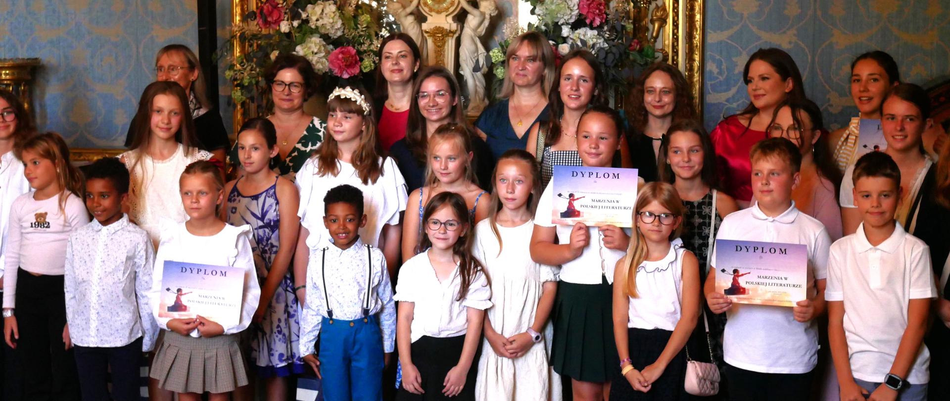 Wspólne zdjęcie laureatów konkursu.