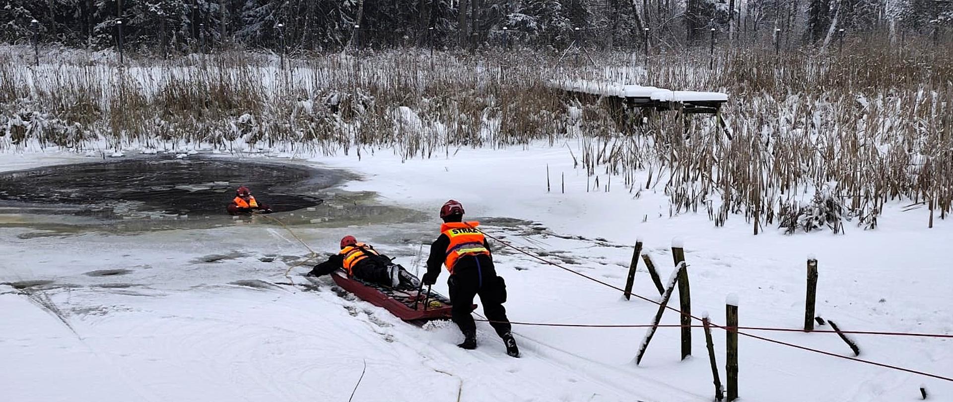 Ćwiczenia z ratownictwa lodowego 