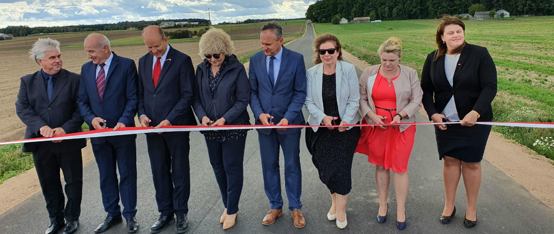 Otwarcie drogi gminnej na terenie gminy Liw (fot. Gmina Liw)