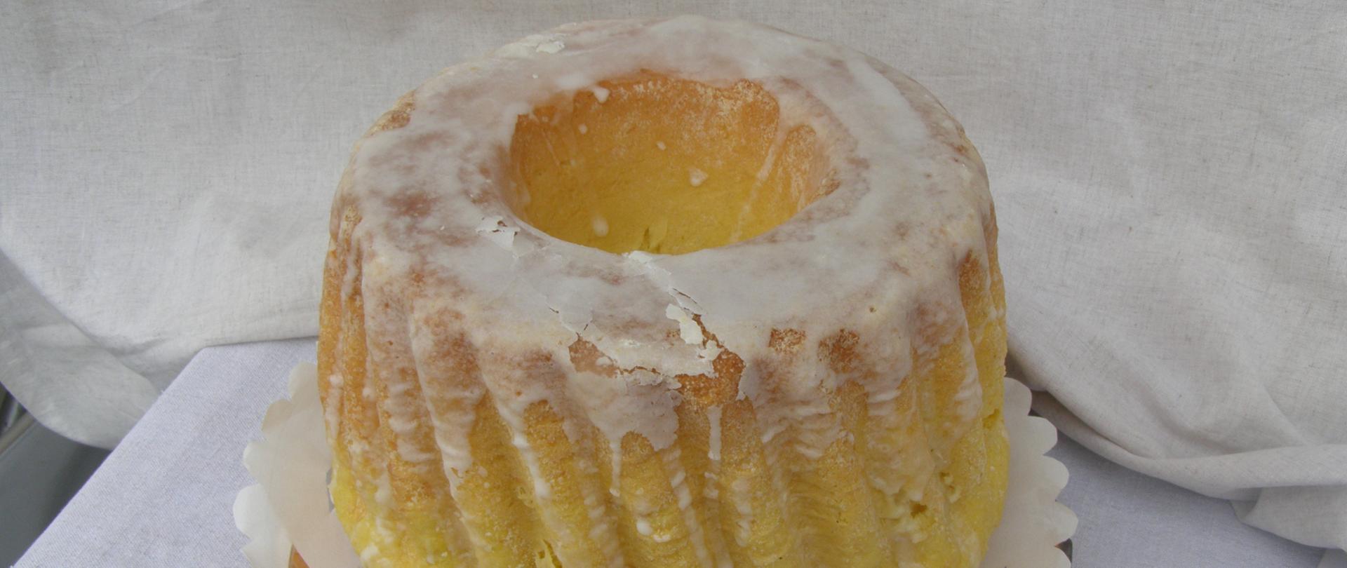 Kujawiok babka drożdzowa