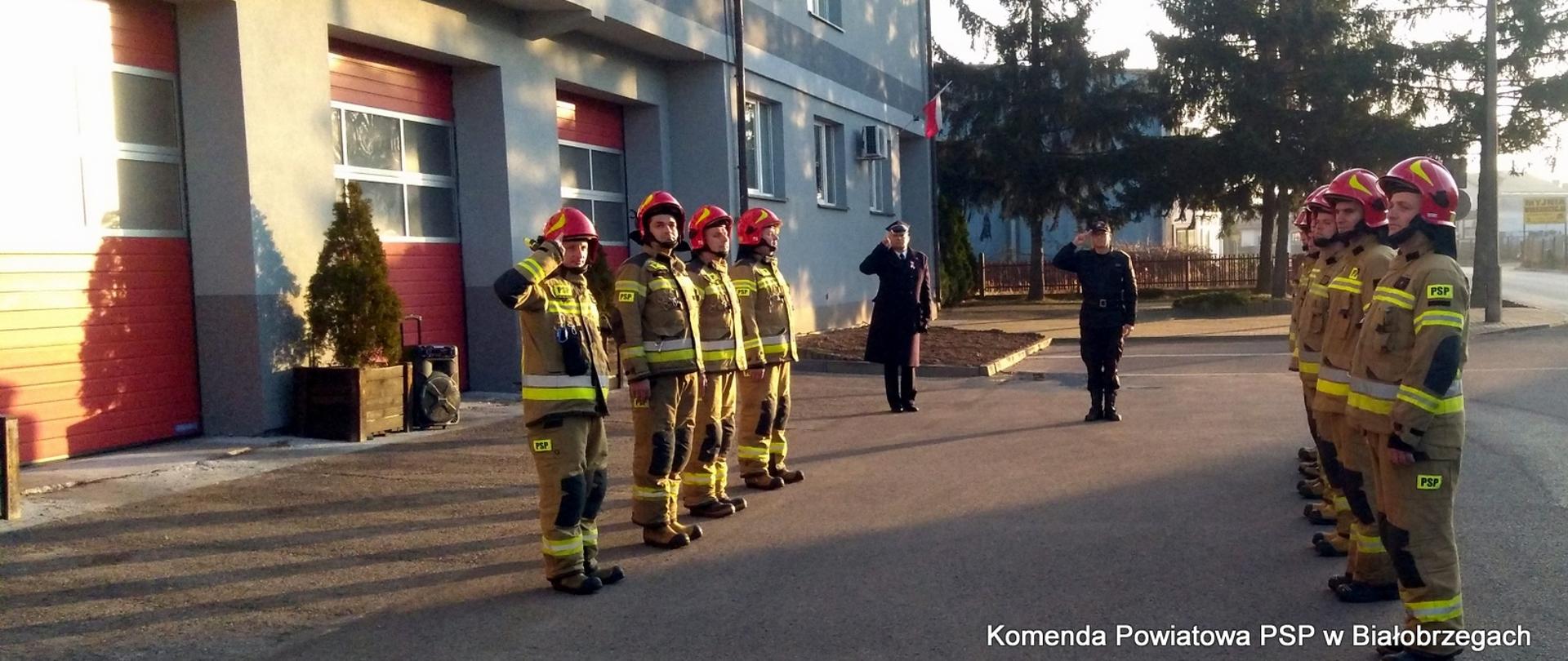 Uroczysta zmiana służby z okazji obchodów Narodowego Święta Niepodległości.