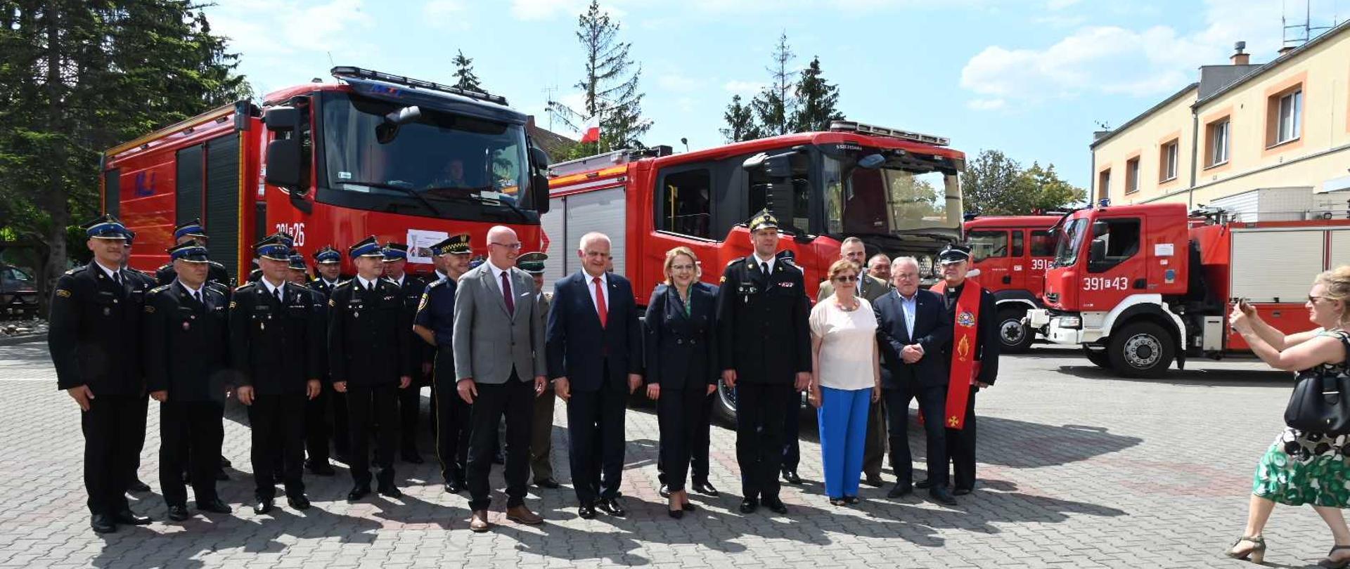 przekazanie 2 wozów ratowniczo-gaśniczych dofinansowanych z funduszu ochrony środowiska