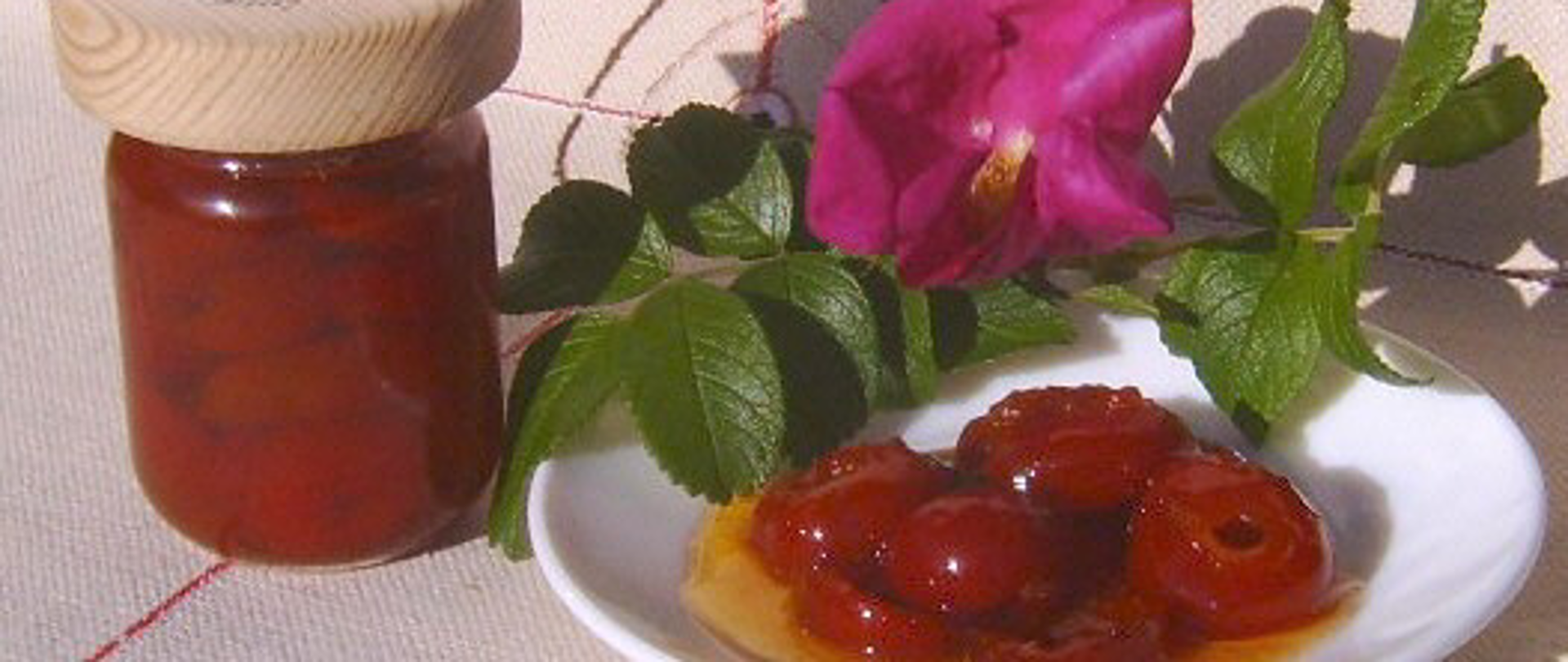 Konfitura szczecińska z owoców róży