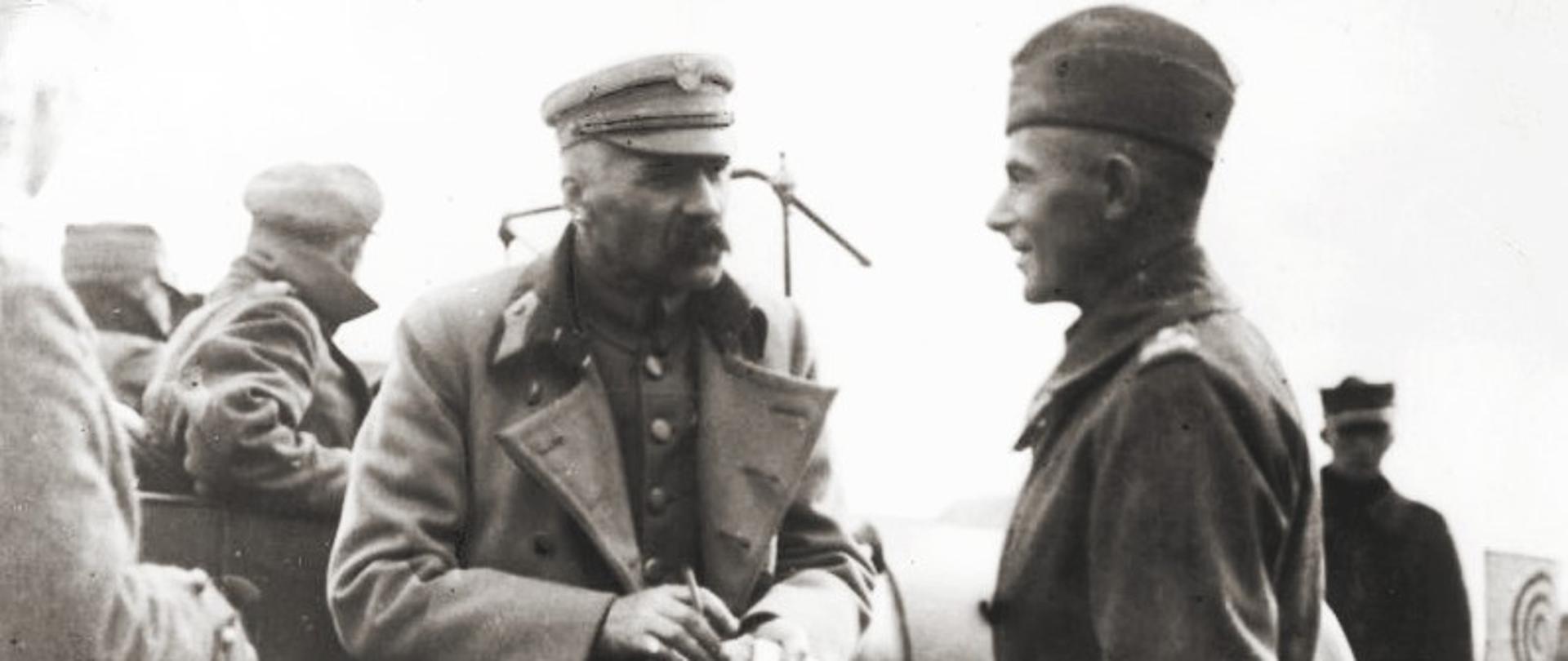 Naczelnik_Państwa_Józef_Piłsudski_i_gen_Edward_Rydz-Śmigły_podczas_wojny_polsko-bolszewickiej